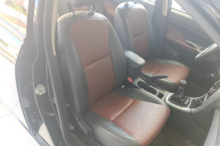 Used BYD F3 2015 Energy-Efficient Model 1.5L Manual Comfort Edition Right Front Seat
