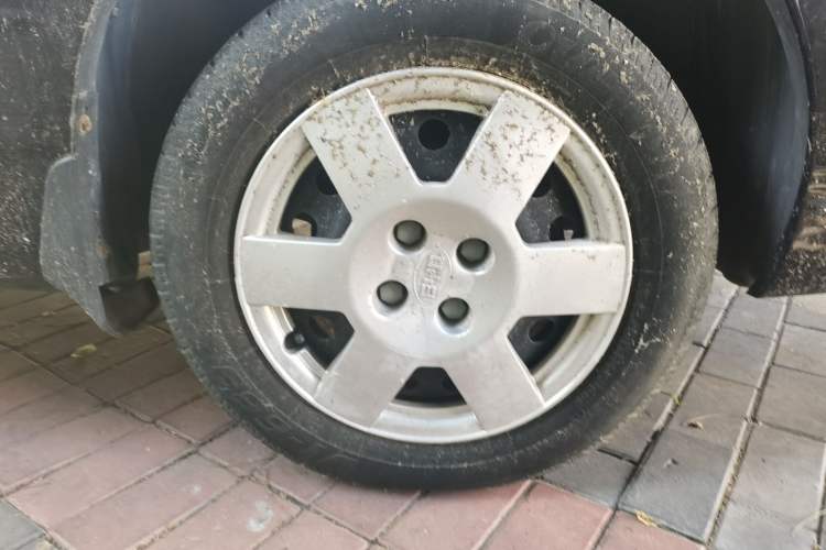 Used BYD F3 2015 Energy-Efficient Model 1.5L Manual Comfort Edition Right Front Wheel Hub
