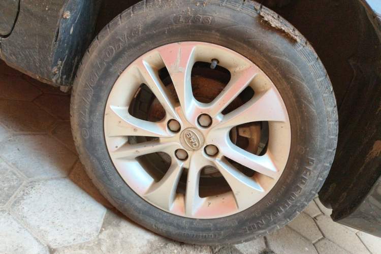 Used BYD F3 2015 Energy-Saving Edition 1.5L Manual Luxury Model Right Front Wheel Hub