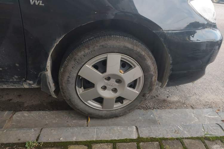 Used BYD F3 2015 Energy-Efficient Model 1.5L Manual Comfort Edition Right Front Wheel Hub