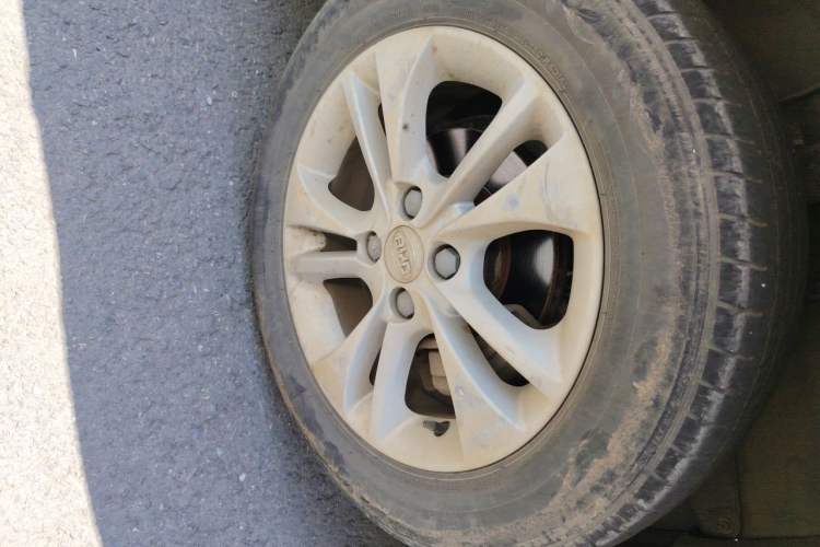 Used BYD F3 2015 Energy-Saving Edition 1.5L Manual Luxury Model Right Front Wheel Hub