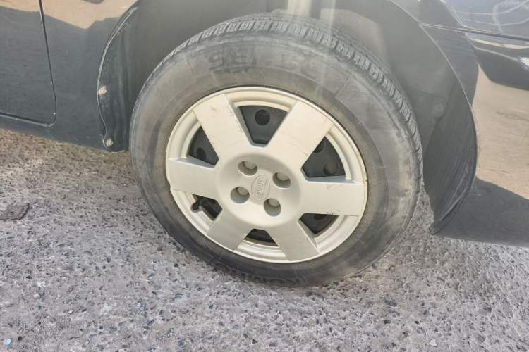 Used BYD F3 2015 Energy-Efficient Model 1.5L Manual Comfort Edition Right Front Wheel Hub
