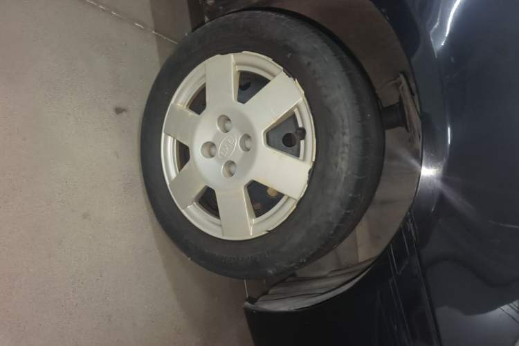 Used BYD F3 2015 Energy-Efficient Model 1.5L Manual Comfort Edition Right Front Wheel Hub