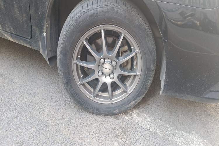 Used BYD F3 2015 Energy-Efficient Model 1.5L Manual Comfort Edition Right Front Wheel Hub