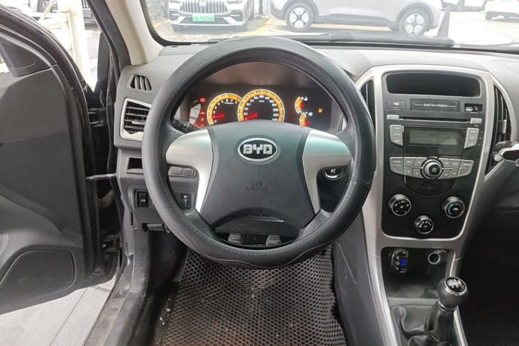 Used BYD F3 2015 Energy-Saving Edition 1.5L Manual Luxury Model Steering Wheel