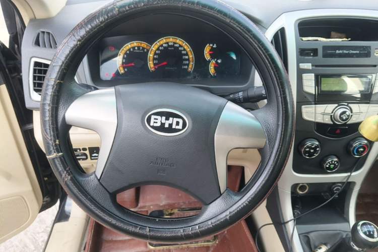 Used BYD F3 2015 Energy-Saving Edition 1.5L Manual Luxury Model Steering Wheel