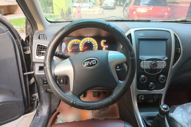 Used BYD F3 2015 Energy-Saving Edition 1.5L Manual Luxury Model Steering Wheel