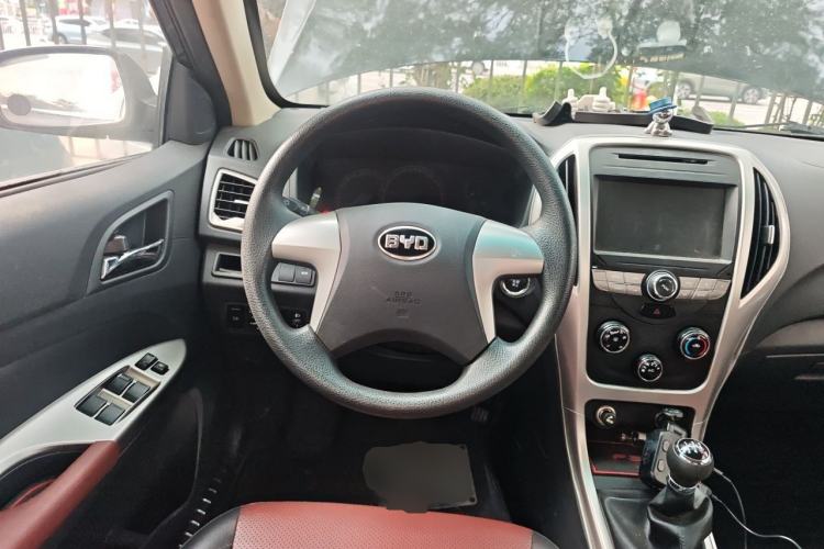 Used BYD F3 2015 Energy-Saving Edition 1.5L Manual Luxury Model Steering Wheel