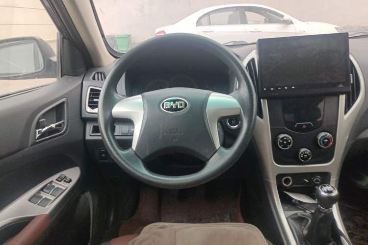 Used BYD F3 2015 Energy-Saving Edition 1.5L Manual Luxury Model Steering Wheel