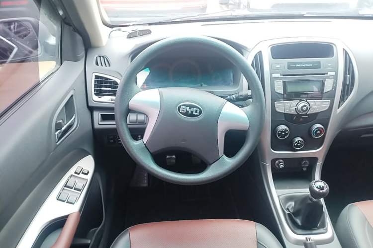 Used BYD F3 2015 Energy-Efficient Model 1.5L Manual Comfort Edition Steering Wheel
