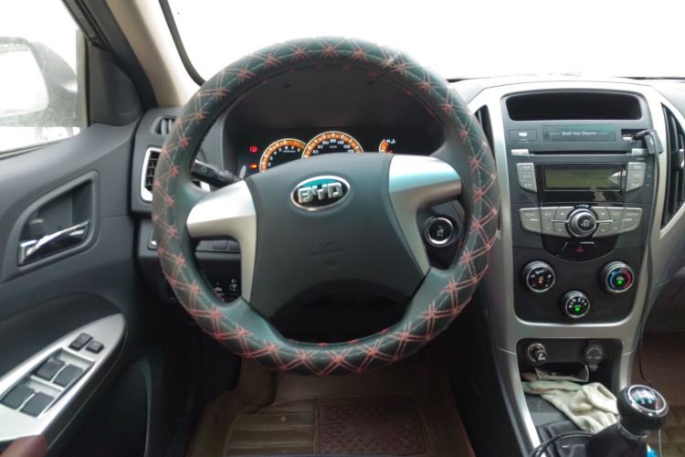 Used BYD F3 2015 Energy-Saving Edition 1.5L Manual Luxury Model Steering Wheel