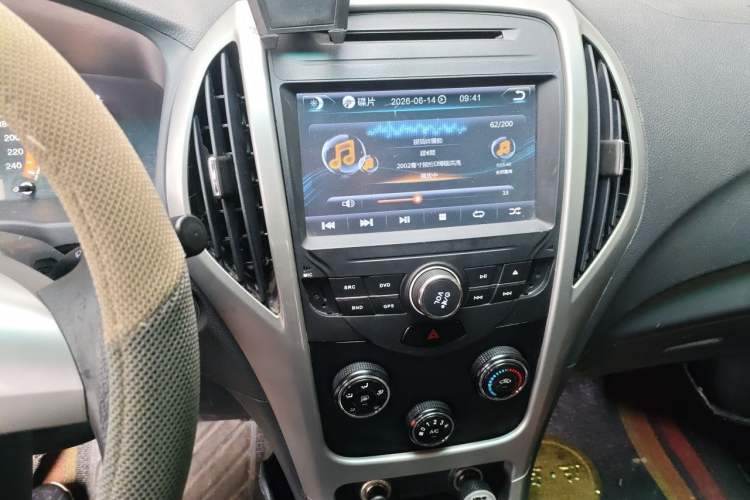 Used BYD F3 2015 Energy-Saving Edition 1.5L Manual Luxury Model Audio And AC Panel