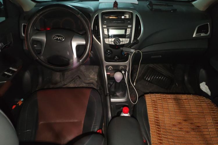 Used BYD F3 2015 Energy-Efficient Model 1.5L Manual Comfort Edition Center Console