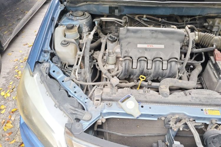Used BYD F3 2015 Energy-Saving Edition 1.5L Manual Luxury Model Engine Bay Right