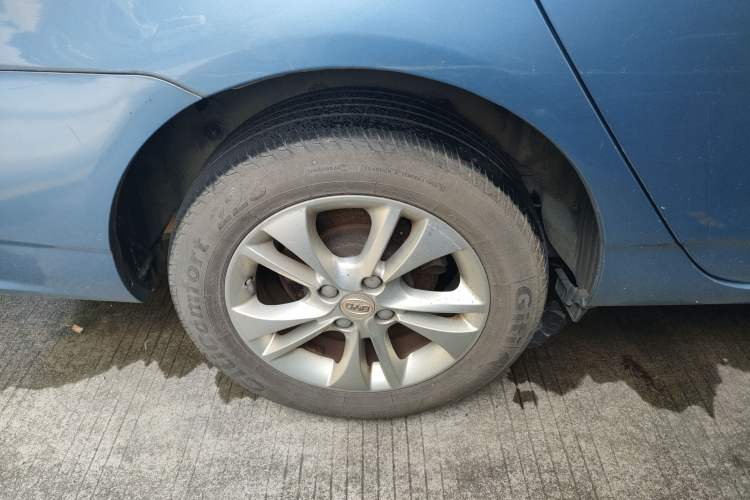 Used BYD F3 2015 Energy-Saving Edition 1.5L Manual Luxury Model Exterior 8