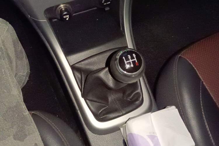 Used BYD F3 2015 Energy-Efficient Model 1.5L Manual Comfort Edition Gear Lever