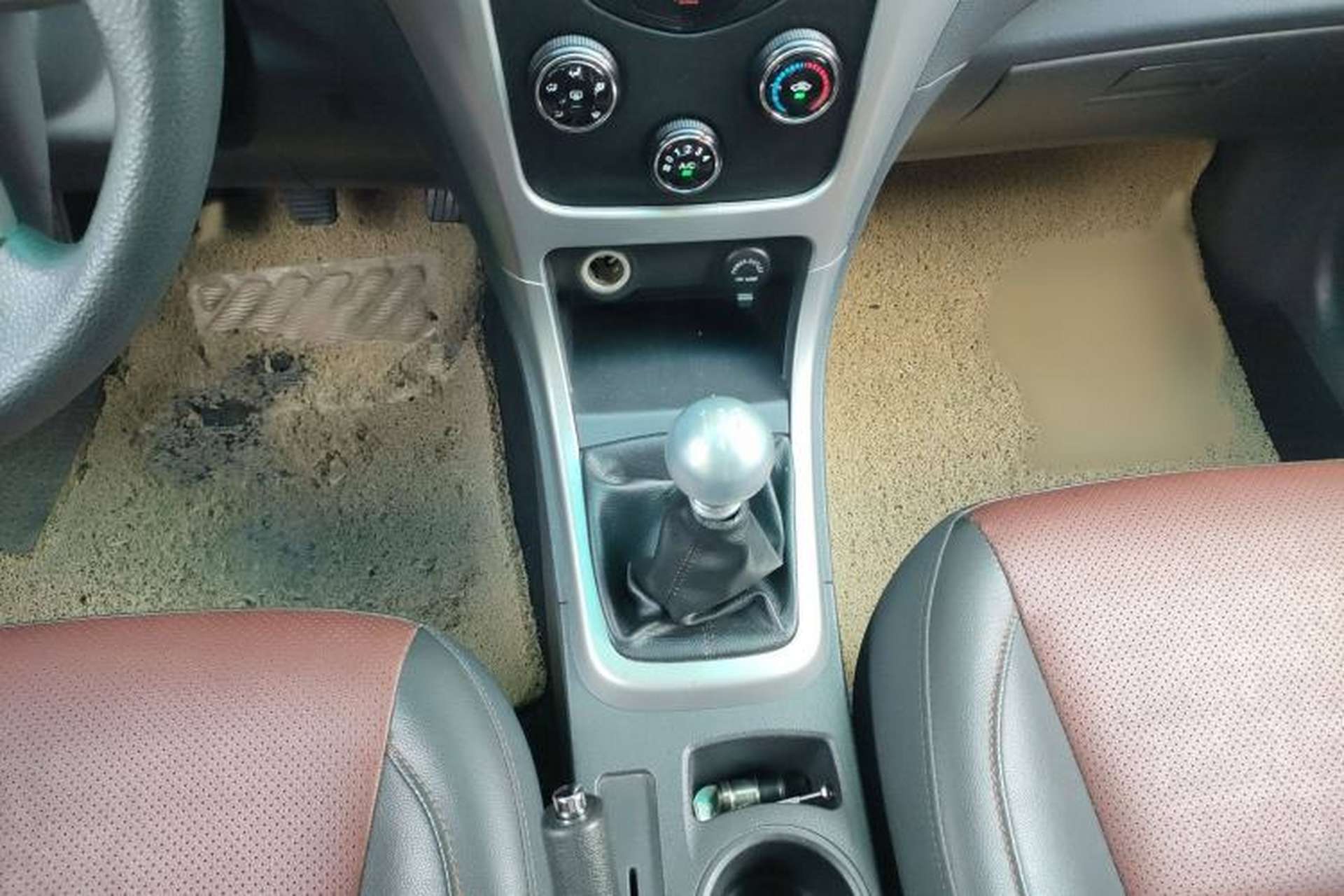 Used BYD F3 2015 Energy-Saving Edition 1.5L Manual Luxury Model Gear Lever