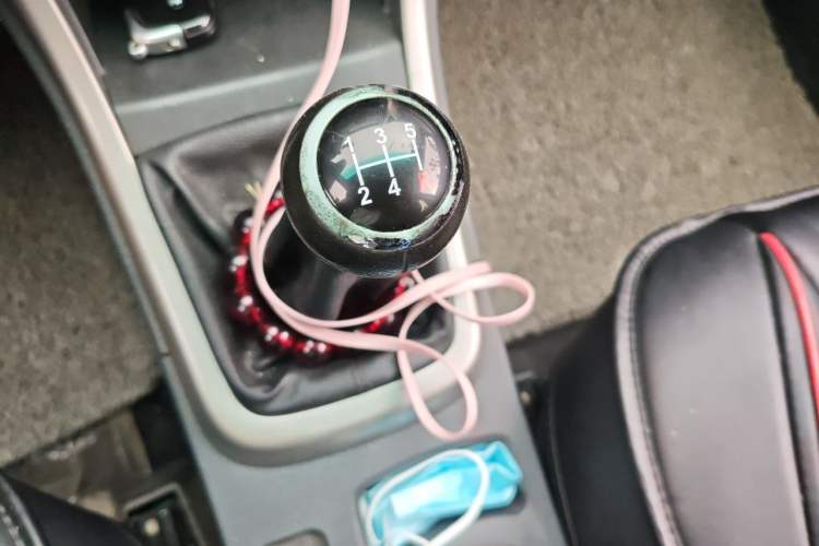 Used BYD F3 2015 Energy-Saving Edition 1.5L Manual Luxury Model Gear Lever