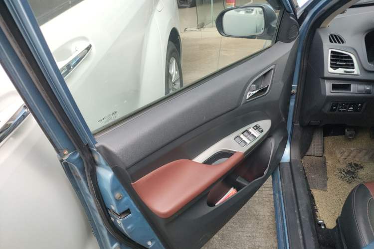 Used BYD F3 2015 Energy-Saving Edition 1.5L Manual Luxury Model Interior 7