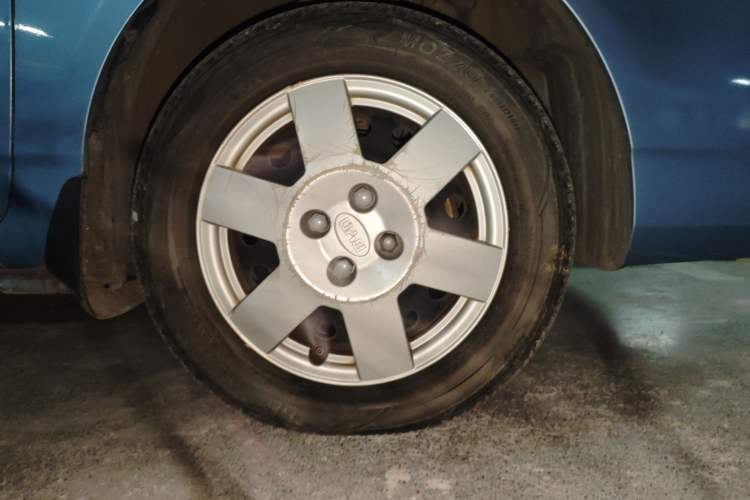 Used BYD F3 2015 Energy-Efficient Model 1.5L Manual Comfort Edition Right Front Wheel Hub
