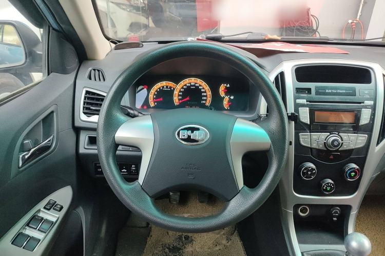 Used BYD F3 2015 Energy-Saving Edition 1.5L Manual Luxury Model Steering Wheel