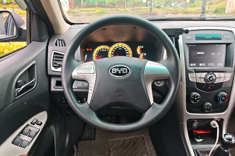 Used BYD F3 2015 Energy-Saving Edition 1.5L Manual Luxury Model Steering Wheel