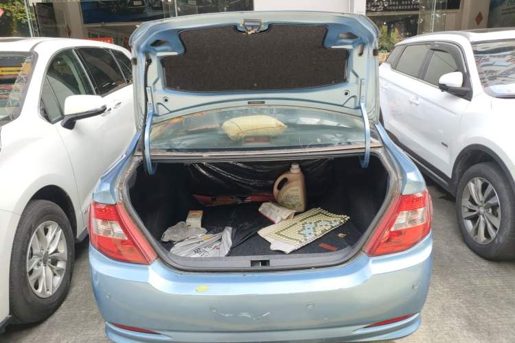 Used BYD F3 2015 Energy-Saving Edition 1.5L Manual Luxury Model Trunk
