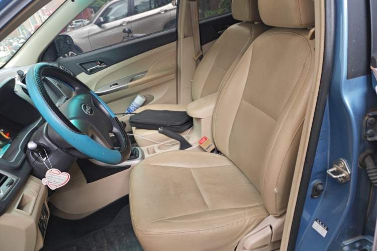 Used BYD F3 2015 Energy-Saving Edition 1.5L Manual Luxury Model Left Front Seat