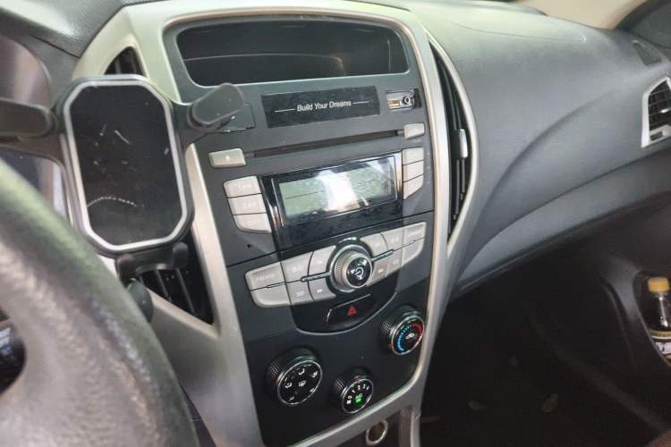 Used BYD F3 2015 Energy-Efficient Model 1.5L Manual Comfort Edition Audio And AC Panel