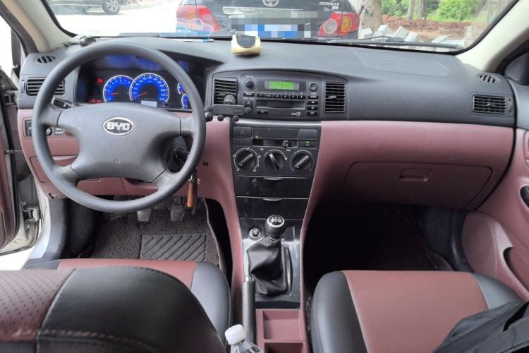Used BYD F3 2015 Energy-Efficient Model 1.5L Manual Comfort Edition Center Console