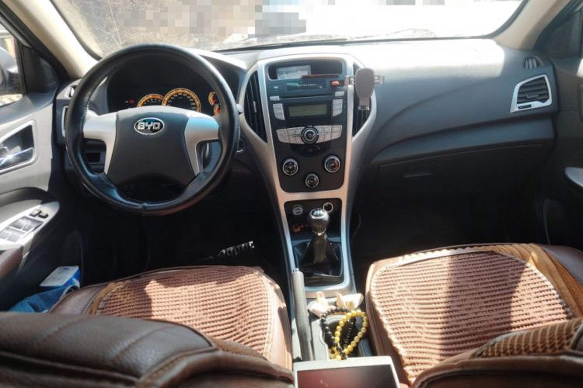 Used BYD F3 2015 Energy-Efficient Model 1.5L Manual Comfort Edition Center Console