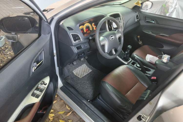 Used BYD F3 2015 Energy-Efficient Model 1.5L Manual Comfort Edition Driver Seat