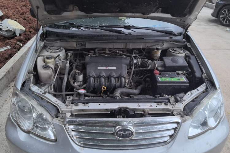 Used BYD F3 2015 Energy-Efficient Model 1.5L Manual Comfort Edition Engine Bay