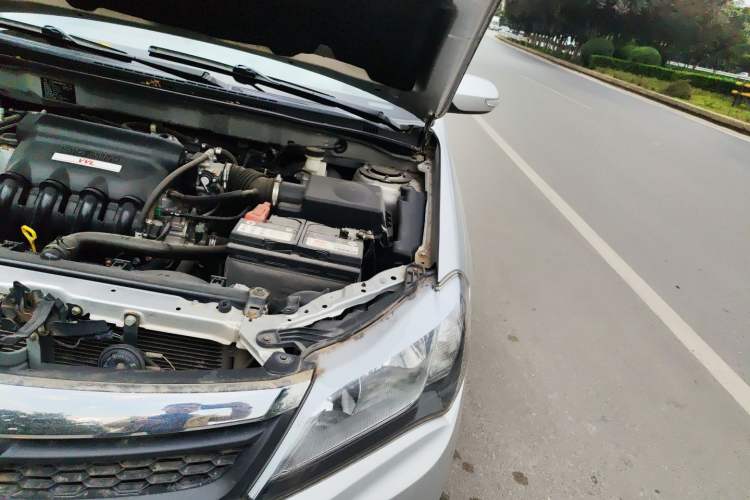 Used BYD F3 2015 Energy-Saving Edition 1.5L Manual Luxury Model Engine Bay Left