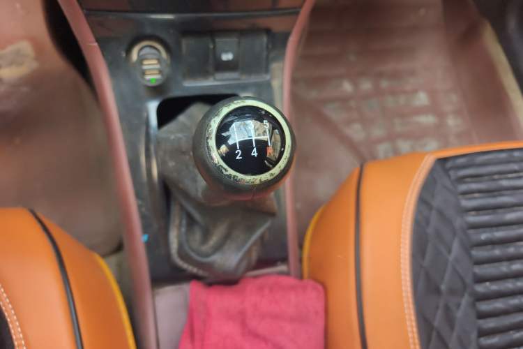 Used BYD F3 2015 Energy-Efficient Model 1.5L Manual Comfort Edition Gear Lever