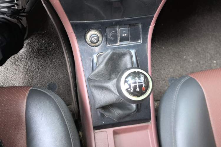 Used BYD F3 2015 Energy-Efficient Model 1.5L Manual Comfort Edition Gear Lever