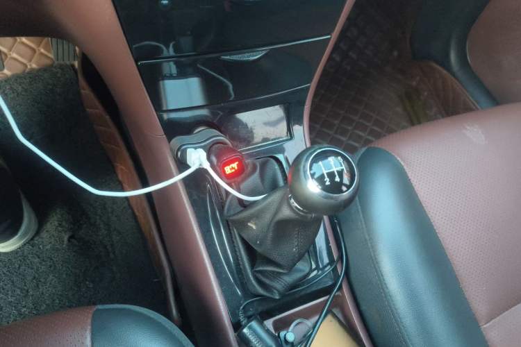 Used BYD F3 2015 Energy-Efficient Model 1.5L Manual Comfort Edition Gear Lever