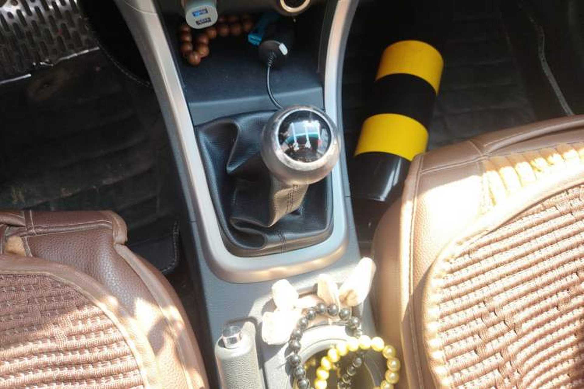Used BYD F3 2015 Energy-Efficient Model 1.5L Manual Comfort Edition Gear Lever