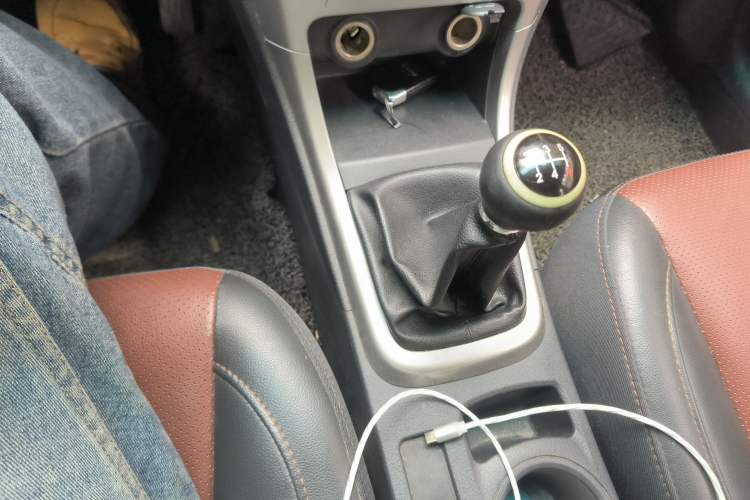 Used BYD F3 2015 Energy-Efficient Model 1.5L Manual Comfort Edition Gear Lever