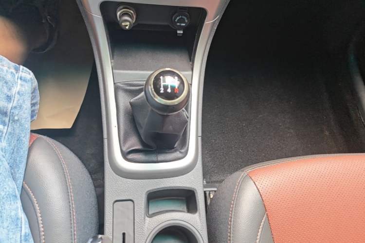 Used BYD F3 2015 Energy-Efficient Model 1.5L Manual Comfort Edition Gear Lever
