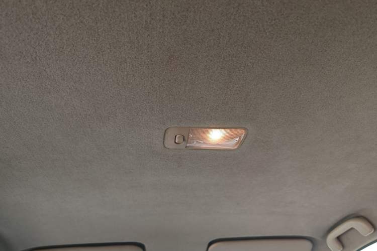 Used BYD F3 2015 Energy-Saving Edition 1.5L Manual Luxury Model Headliner