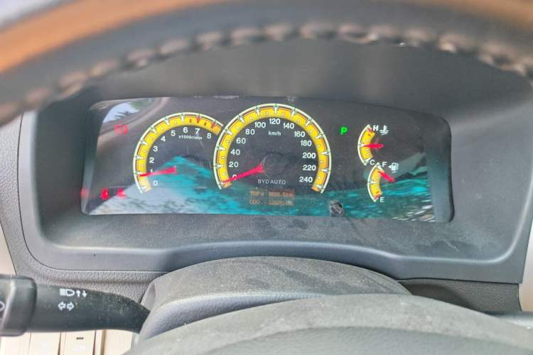 Used BYD F3 2015 Energy-Saving Edition 1.5L Automatic Luxury Model Instrument Cluster