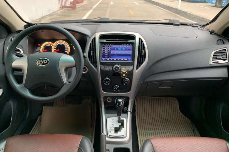 Used BYD F3 2015 Energy-Saving Edition 1.5L Automatic Luxury Model Interior 1