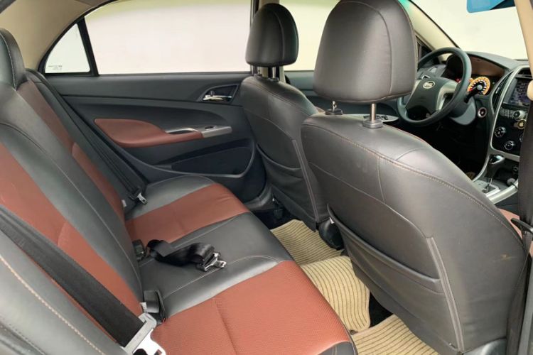 Used BYD F3 2015 Energy-Saving Edition 1.5L Automatic Luxury Model Interior 3
