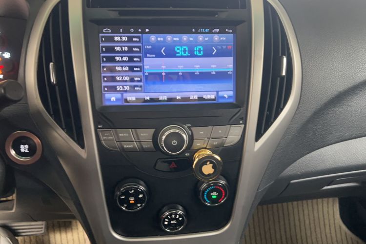 Used BYD F3 2015 Energy-Saving Edition 1.5L Automatic Luxury Model Interior 5