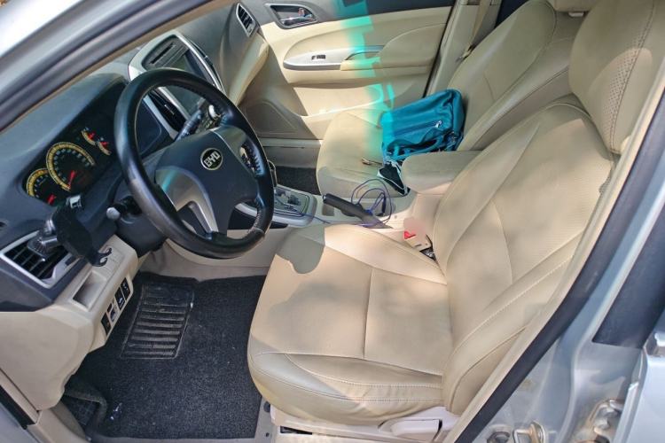 Used BYD F3 2015 Energy-Saving Edition 1.5L Automatic Luxury Model Left Front Seat