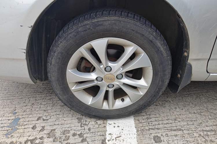 Used BYD F3 2015 Energy-Efficient Model 1.5L Manual Comfort Edition Left Front Wheel Hub