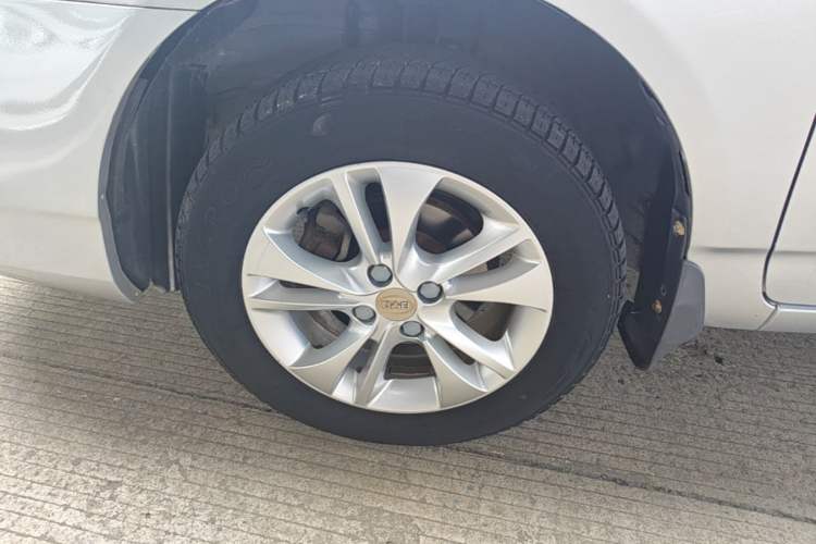 Used BYD F3 2015 Energy-Efficient Model 1.5L Manual Comfort Edition Left Front Wheel Hub