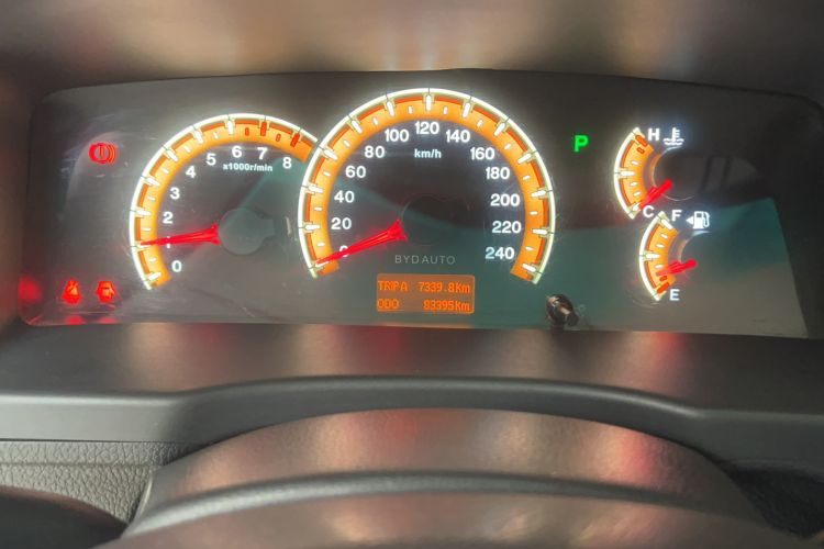 Used BYD F3 2015 Energy-Saving Edition 1.5L Automatic Luxury Model Odometer Close Up