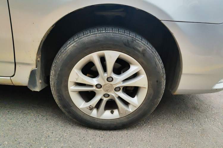 Used BYD F3 2015 Energy-Saving Edition 1.5L Manual Luxury Model Right Front Wheel Hub